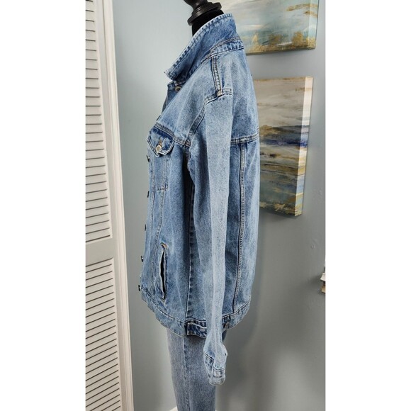 BERSHKA Denim Jean Jacket XS (oversized) Light Wash Lightly Distressed Designer - Picture 3 of 12